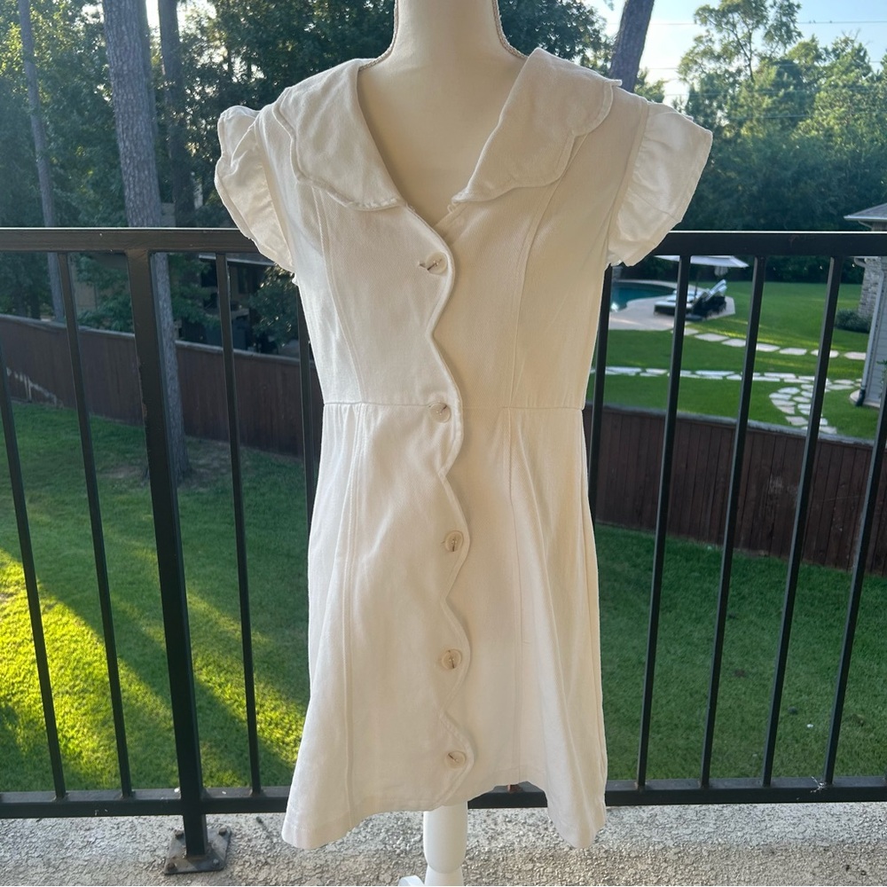Women's VOY White Button-Up Dress with Ruffled Sleeves